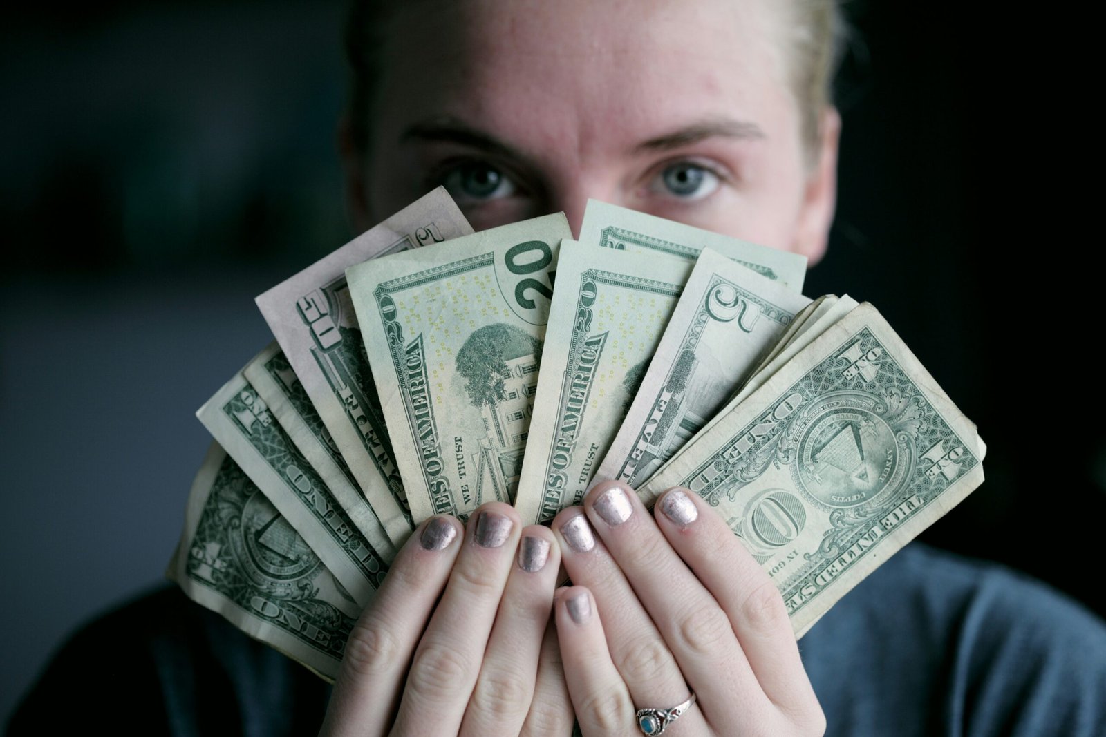 alexander grey ritgz4vquwk unsplash